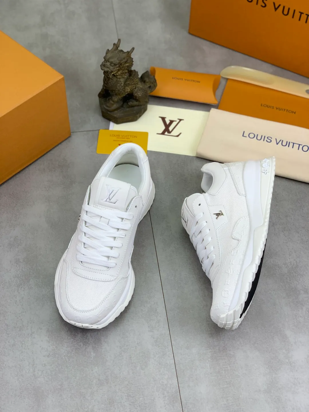 Men's men's shoes P680 new style 💶[LOUIS VUITTON] (original order) new style 🍀LV Louis Vuitton * - top version of LV classic trendy shoes! Use imported original cowhide and water-dyed cowhide lining. The latest original wear-resistant TPU combination outsole! High quality products! Multiple colors available, code number: 38-44 (45 46 customized)